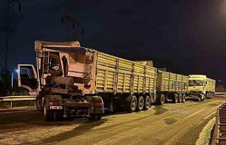 Zincirleme tır kazasında: 1 sürücü yaralandı