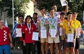 Zorlu parkurlarda mücadele ettiler