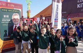 10. Uluslararası Kitap Fuarı, ilk gününde 20 bin...