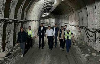 11 bin 200 metre uzunluğa ve 20 metre derinliğe...