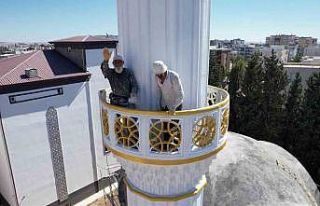 60 yaşındaki minare ustası Hasan Yazıcı, 80 ilde...