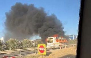 Adana’da öğrenci servisi yandı
