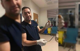 Ağrı’da yuttuğu ceviz yemek borusundan çıkarıldı