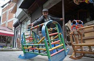 Ahşap beşiğin modern beşiklere direnişi