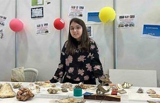 Ailesiyle birlikte topladığı 5 bine yakın fosille...