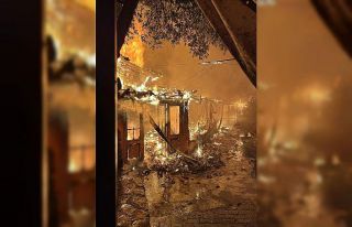 Akyaka’da restoran yangını paniğe neden oldu