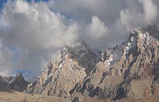 Aladağlar’da kayıp dağcı ihbarı ekipleri harekete...