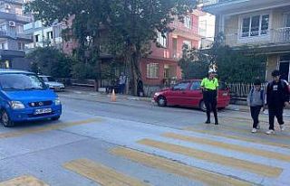 Alaşehir’de öğrenciler polis ve bekçilerle güvende