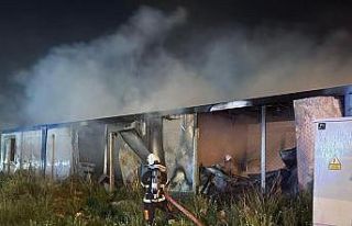 Alevlere teslim olan 2 konteyner kullanılamaz hale...