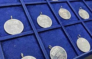 Altın el yakıyor, gümüş takılar rağbet görmeye...