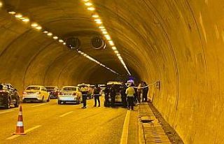 Ankara’da otomobilin içerisinde silahlı kavga:...