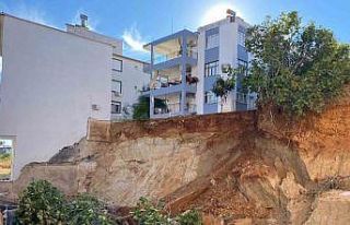 Antalya’da bir evi tahliye ettiren inşaat temelinde...