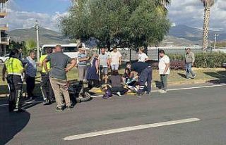 Antalya’da okul servisiyle çarpışan motosikletli...