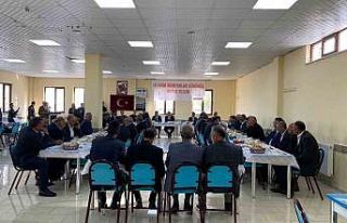 Arpaçay Kaymakamı Akköz muhtarlarla buluştu