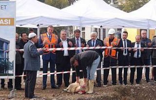Asırlık borsa, yeni yüzyılın binasının temelini...
