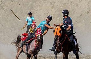 Atlı cirit ön eleme müsabakaları Erzincan’da...