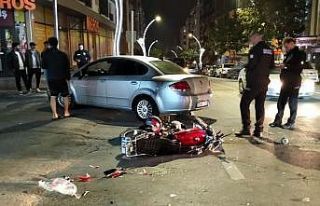 Bafra’da otomobil ile motosiklet çarpıştı: 1...