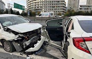 Bağcılar TEM Otoyolu’nda kaza: 4 yaralı