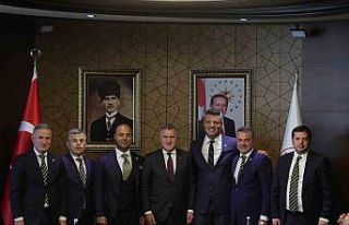 Bakan Bak, Fenerbahçe yönetimini kabul etti