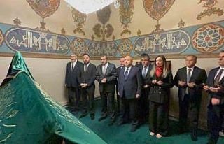 Bakan Tekin, Hacı Bektaş-ı Veli’nin kabrini ziyaret...