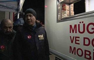 Bakan Yerlikaya, deprem bölgesinde incelemelerde...