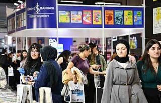 Balıkesir Kitap Fuarı’nı ilk iki günde 35 bin...