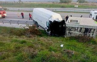 Balıkesir’de trafik kazası: 2 ölü, 1 yaralı