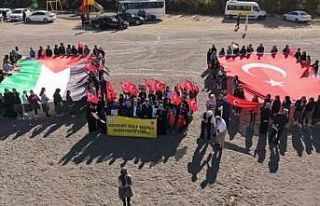 Bayburt’ta öğrenciler hazırladıkları gemileri...