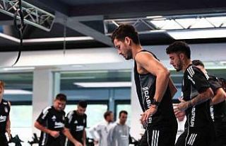 Beşiktaş, salonda çalıştı