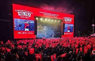 Beşiktaş’ta Cumhuriyet Bayramı kortej yürüyüşü...