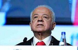 Beşiktaş’ta divan başkanı adaylar konuşmalarını...