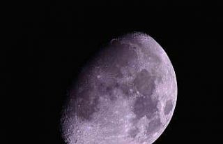 Bitlis’te "Şişkin Ay" gökyüzünü...