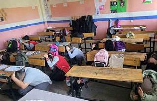 Bolvadin’de okullarda deprem ve tahliye tatbikatı