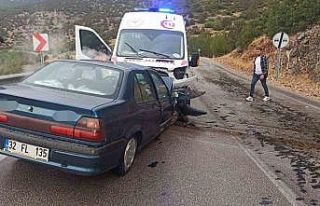 Burdur’da ambulans ile otomobil çarpıştı: 4...