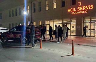 Burdur’da yaklaşık 50 öğrenci zehirlenme şüphesiyle...