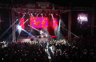 Bursa’da Buray’la ’Cumhuriyet’ coşkusu