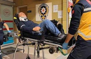 Bursa’da hafif ticari araç tırla çarpıştı:...