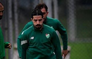 Bursaspor, Tahsin Tam yönetiminde ilk antrenmanını...