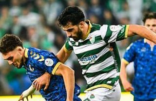 Bursaspor Tahsin Tam yönetiminde Menemen FK’yı...