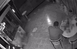 Camı kırıp girdiği markette çilingir sofrasını...