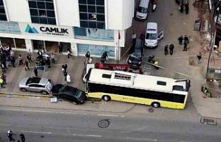 Çekmeköy’de otobüs durağa daldı: 1 ölü, 4...