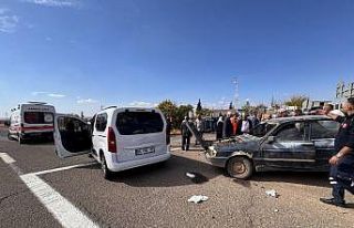 Cenaze yolunda kaza: 3 yaralı