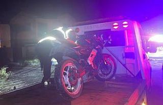 Çeşme’de plakasız, kasksız ve abartı egzozlu...