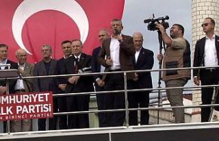 CHP Genel Başkanı Özel adliye önünde açıklamalarda...