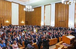 CHP Lideri Özel: "Yaz boyunca mücadele eden,...