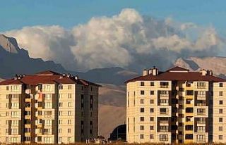 Cilo Dağı üzerindeki bulut kümesiyle mest etti