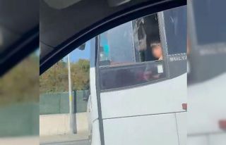 Çocuğun otobüs ile tehlikeli yolculuğu kamerada