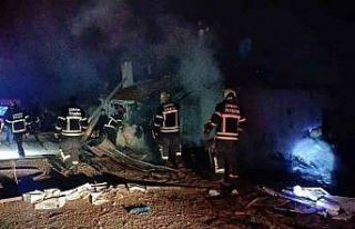 Çorum’da müstakil ev alev alev yandı: 7 kişi...