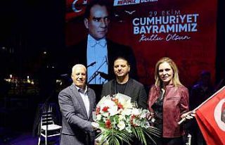 Cumhuriyet coşkusu, Kubat ile zirve yaptı