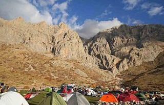 Cumhuriyet’in 102. yılında dağcılar, Emler Zirvesi’nde...